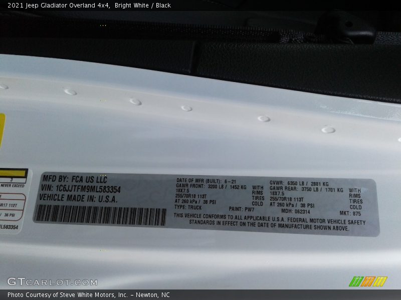 Bright White / Black 2021 Jeep Gladiator Overland 4x4
