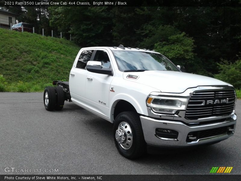 Bright White / Black 2021 Ram 3500 Laramie Crew Cab 4x4 Chassis