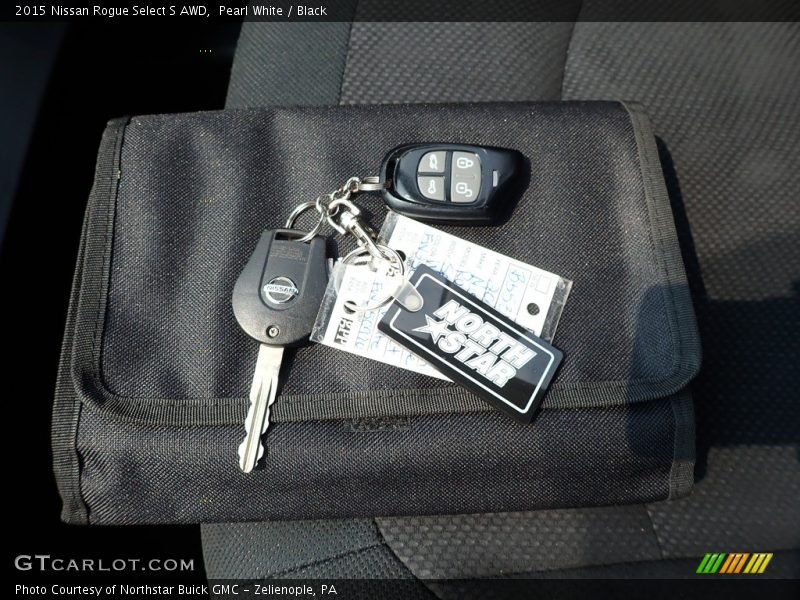 Pearl White / Black 2015 Nissan Rogue Select S AWD