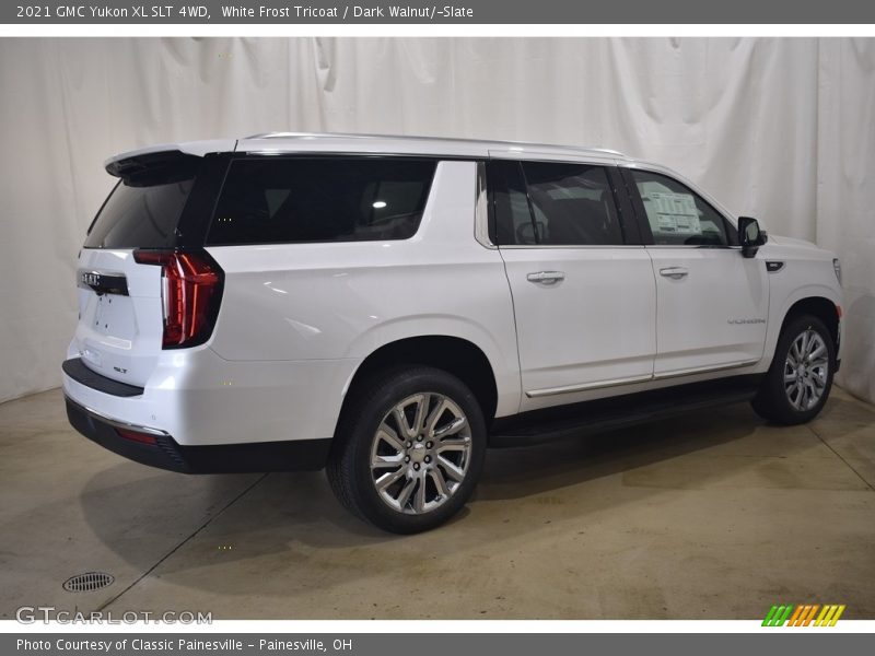 White Frost Tricoat / Dark Walnut/­Slate 2021 GMC Yukon XL SLT 4WD
