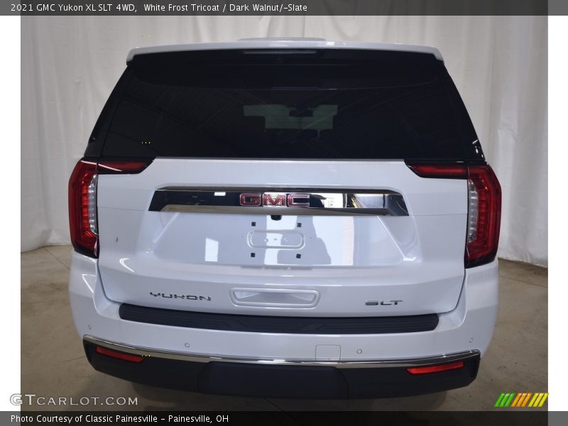 White Frost Tricoat / Dark Walnut/­Slate 2021 GMC Yukon XL SLT 4WD