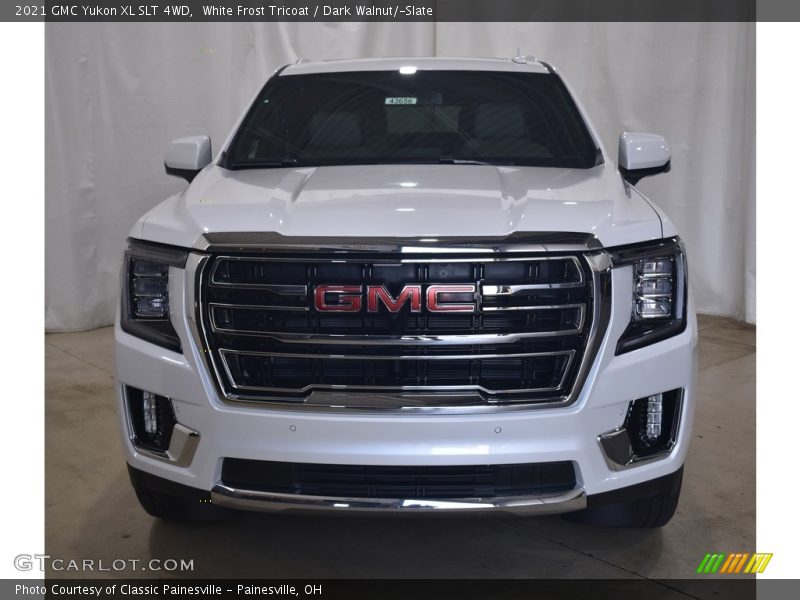 White Frost Tricoat / Dark Walnut/­Slate 2021 GMC Yukon XL SLT 4WD