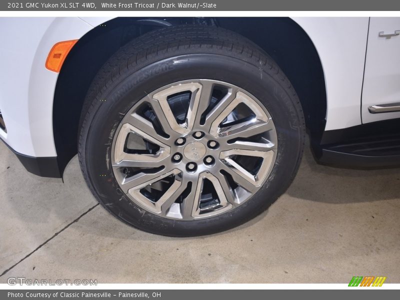 White Frost Tricoat / Dark Walnut/­Slate 2021 GMC Yukon XL SLT 4WD