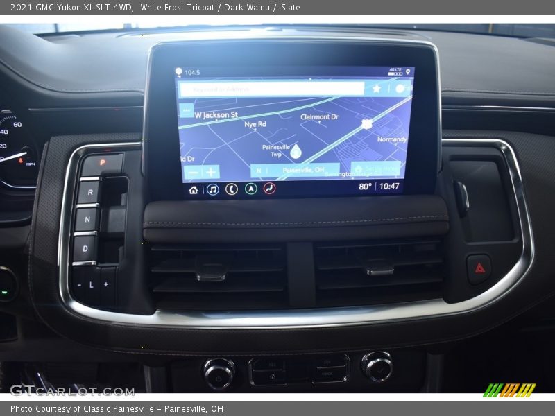 White Frost Tricoat / Dark Walnut/­Slate 2021 GMC Yukon XL SLT 4WD
