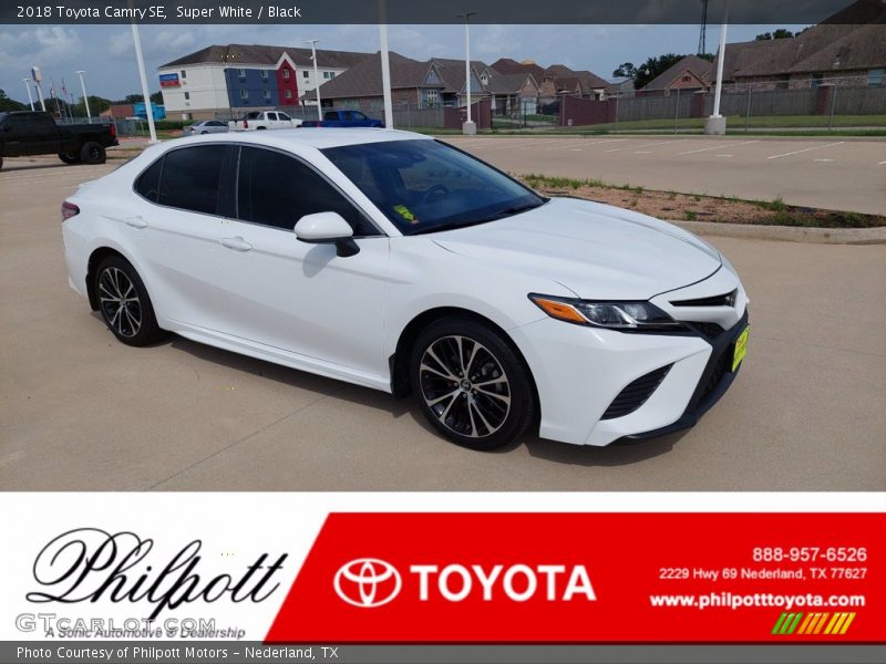 Super White / Black 2018 Toyota Camry SE