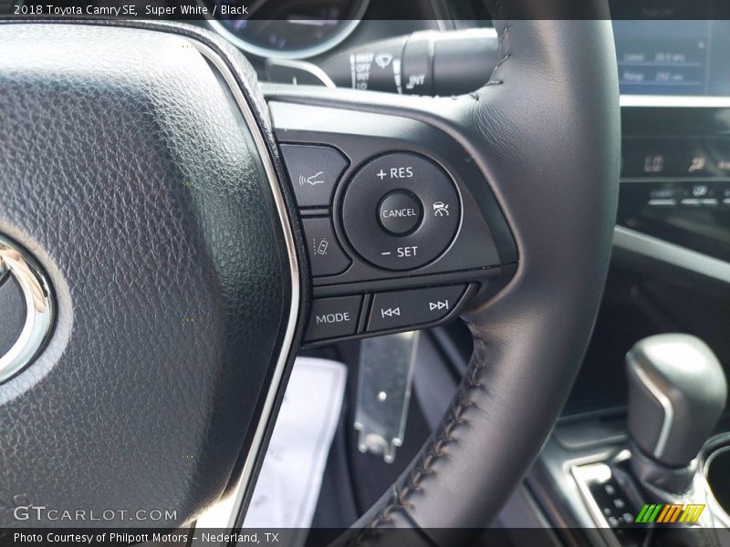 Super White / Black 2018 Toyota Camry SE