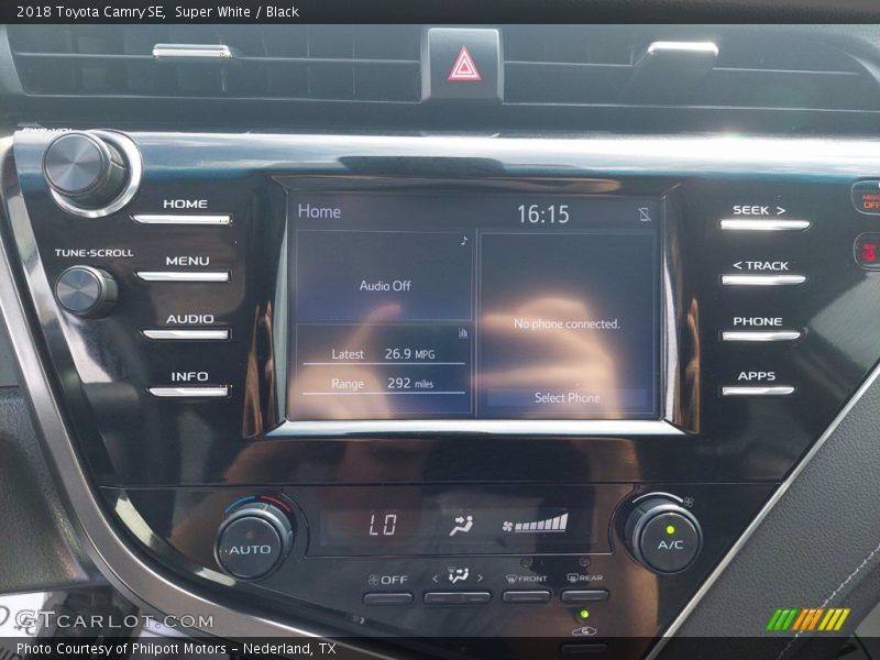 Super White / Black 2018 Toyota Camry SE