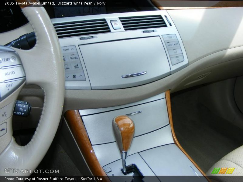 Blizzard White Pearl / Ivory 2005 Toyota Avalon Limited
