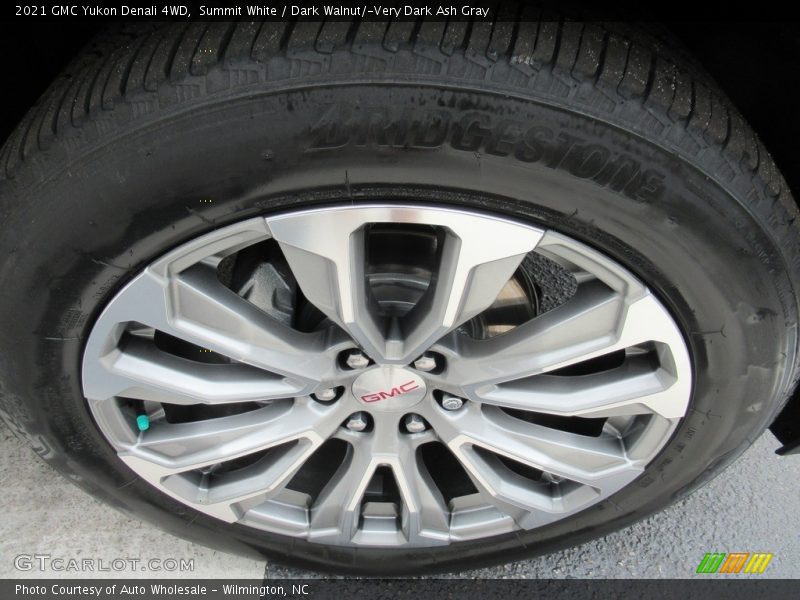 Summit White / Dark Walnut/­Very Dark Ash Gray 2021 GMC Yukon Denali 4WD