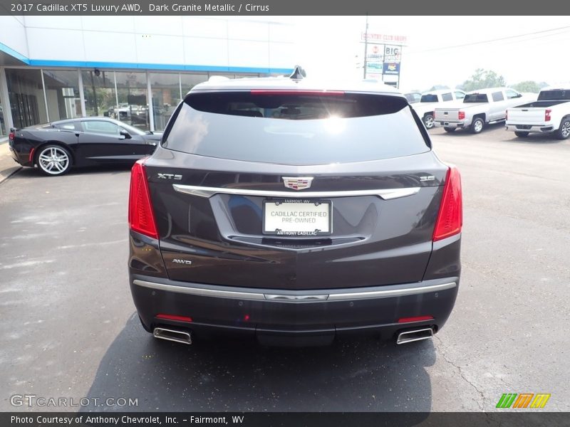 Dark Granite Metallic / Cirrus 2017 Cadillac XT5 Luxury AWD