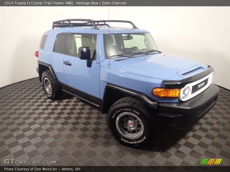 Front 3/4 View of 2014 FJ Cruiser Trail Teams 4WD