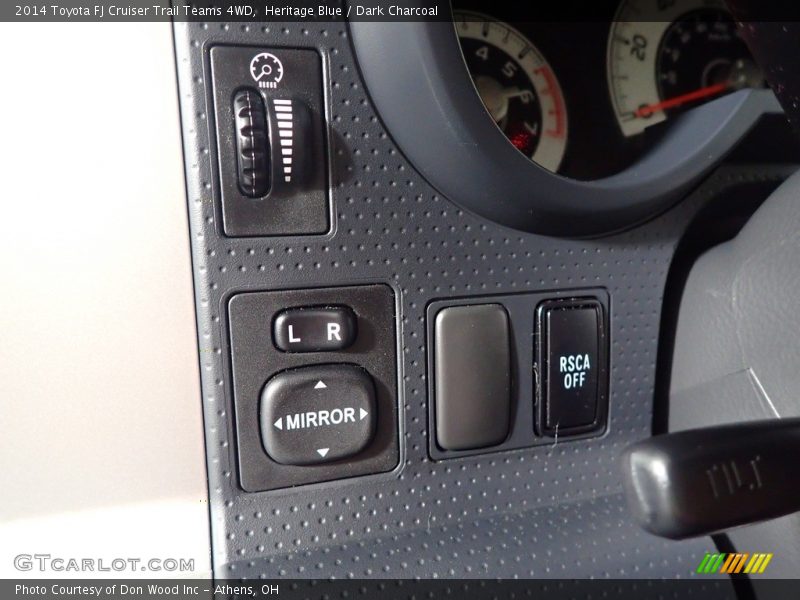 Controls of 2014 FJ Cruiser Trail Teams 4WD