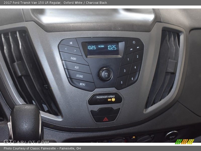 Oxford White / Charcoal Black 2017 Ford Transit Van 150 LR Regular