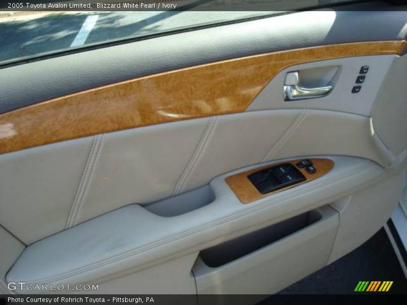 Blizzard White Pearl / Ivory 2005 Toyota Avalon Limited