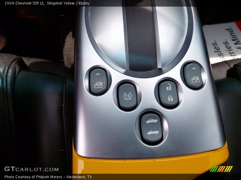 Slingshot Yellow / Ebony 2004 Chevrolet SSR LS