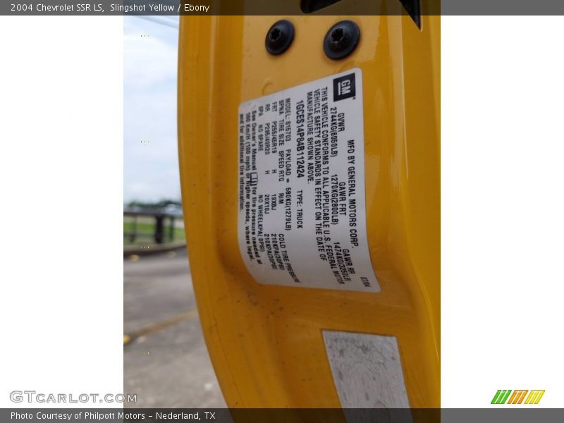 Slingshot Yellow / Ebony 2004 Chevrolet SSR LS