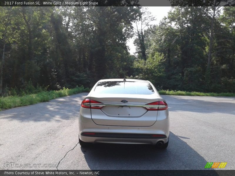 White Gold / Medium Light Stone 2017 Ford Fusion SE