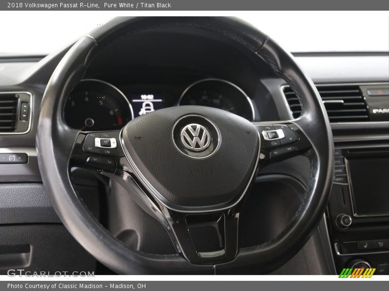 Pure White / Titan Black 2018 Volkswagen Passat R-Line