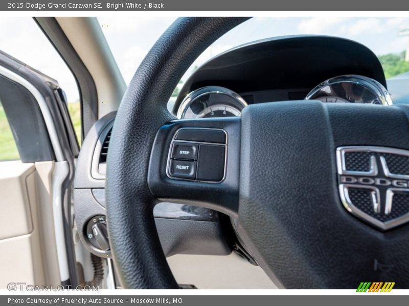 Bright White / Black 2015 Dodge Grand Caravan SE
