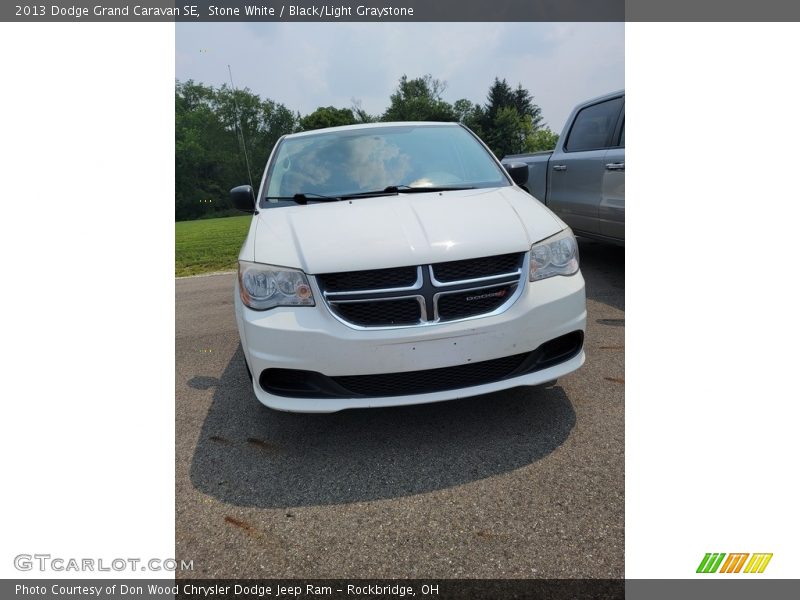Stone White / Black/Light Graystone 2013 Dodge Grand Caravan SE