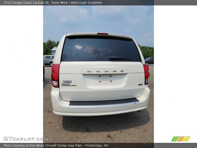 Stone White / Black/Light Graystone 2013 Dodge Grand Caravan SE