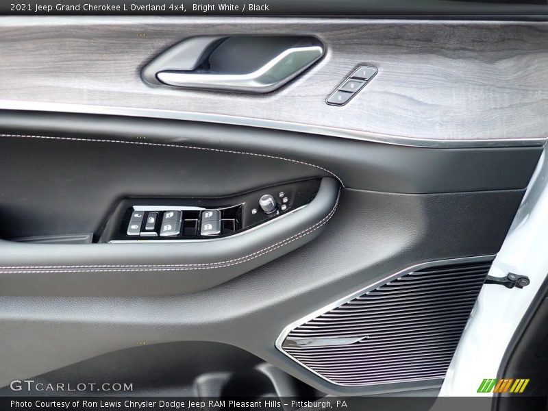 Door Panel of 2021 Grand Cherokee L Overland 4x4