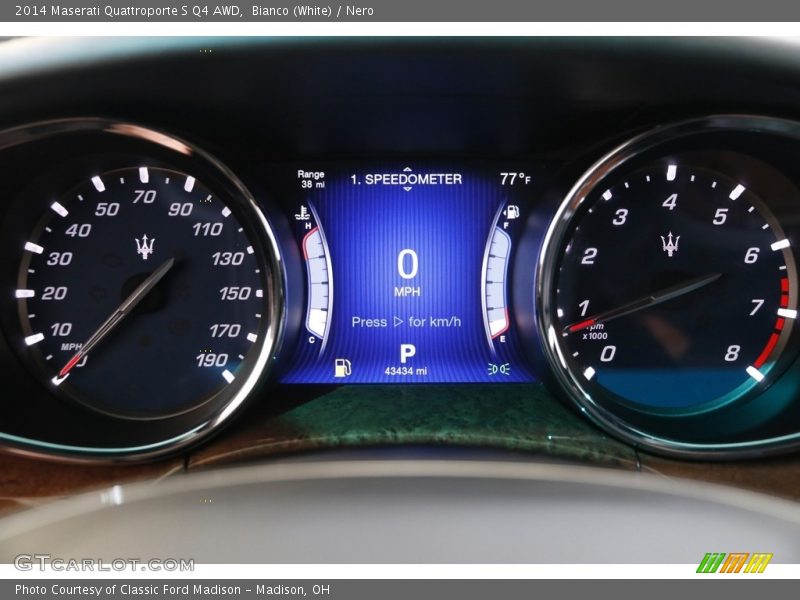 Bianco (White) / Nero 2014 Maserati Quattroporte S Q4 AWD