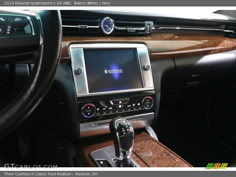Bianco (White) / Nero 2014 Maserati Quattroporte S Q4 AWD
