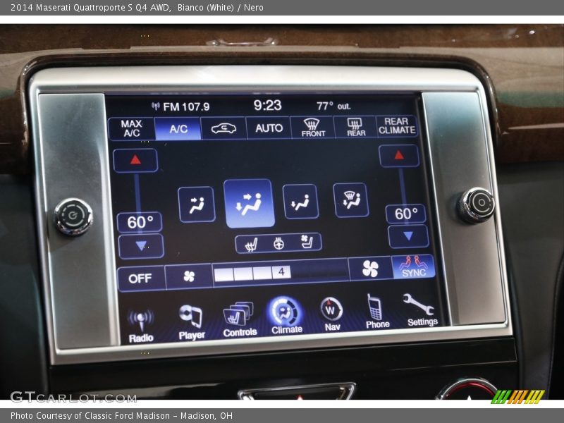 Bianco (White) / Nero 2014 Maserati Quattroporte S Q4 AWD