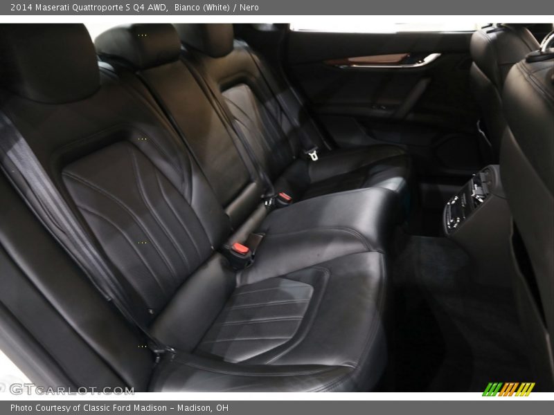 Bianco (White) / Nero 2014 Maserati Quattroporte S Q4 AWD