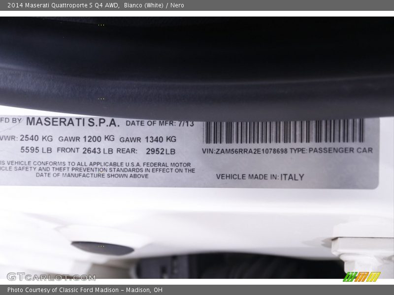 Bianco (White) / Nero 2014 Maserati Quattroporte S Q4 AWD