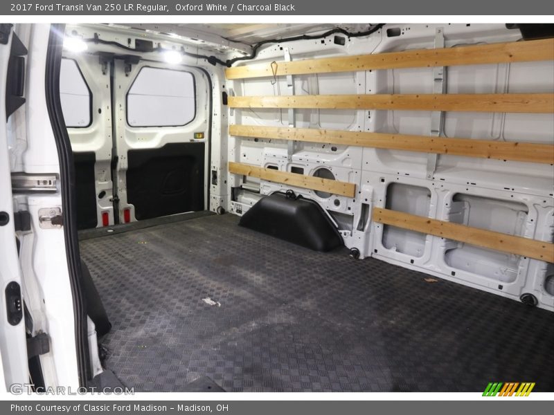 Oxford White / Charcoal Black 2017 Ford Transit Van 250 LR Regular