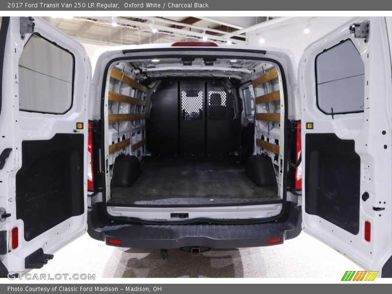 Oxford White / Charcoal Black 2017 Ford Transit Van 250 LR Regular
