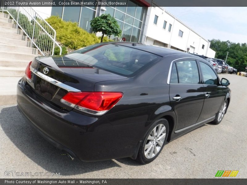 Cocoa Bean Metallic / Black/Bordeaux 2012 Toyota Avalon Limited