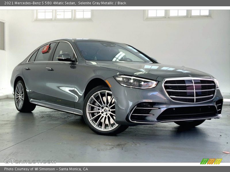 Front 3/4 View of 2021 S 580 4Matic Sedan