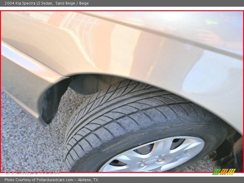 Sand Beige / Beige 2004 Kia Spectra LS Sedan