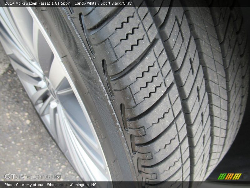 Candy White / Sport Black/Gray 2014 Volkswagen Passat 1.8T Sport