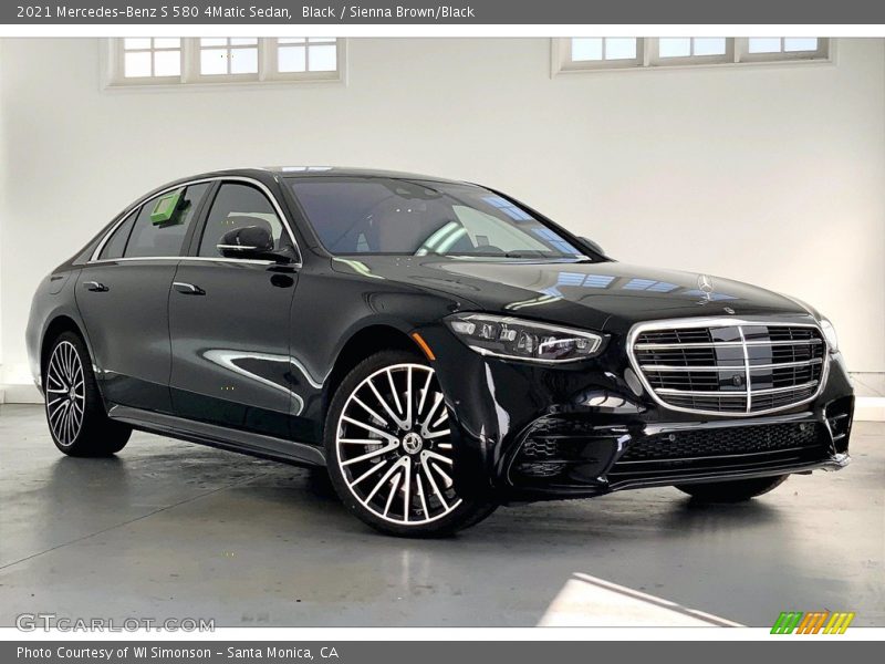 Front 3/4 View of 2021 S 580 4Matic Sedan