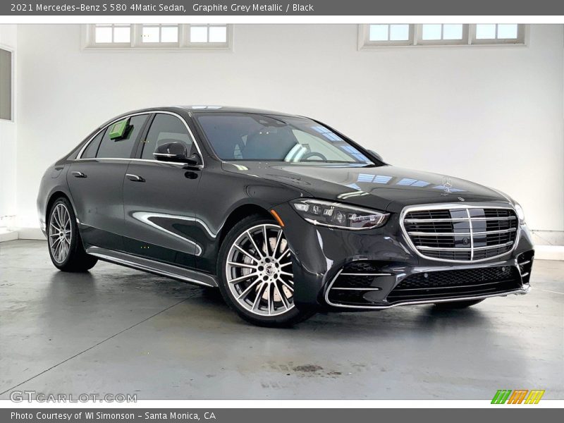 Front 3/4 View of 2021 S 580 4Matic Sedan