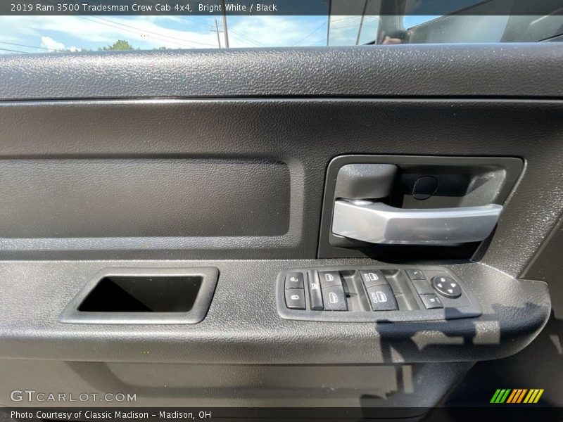 Bright White / Black 2019 Ram 3500 Tradesman Crew Cab 4x4