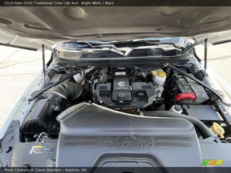 Bright White / Black 2019 Ram 3500 Tradesman Crew Cab 4x4