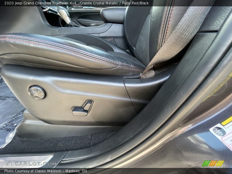 Granite Crystal Metallic / Ruby Red/Black 2020 Jeep Grand Cherokee Trailhawk 4x4