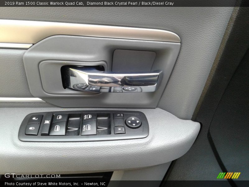 Diamond Black Crystal Pearl / Black/Diesel Gray 2019 Ram 1500 Classic Warlock Quad Cab