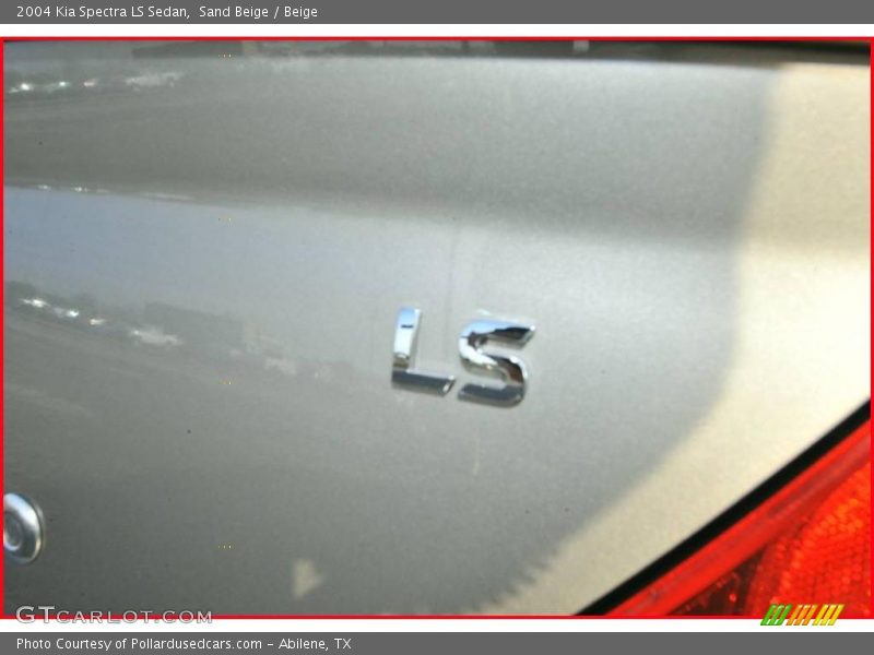 Sand Beige / Beige 2004 Kia Spectra LS Sedan