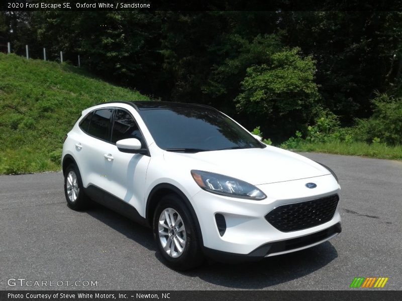 Oxford White / Sandstone 2020 Ford Escape SE