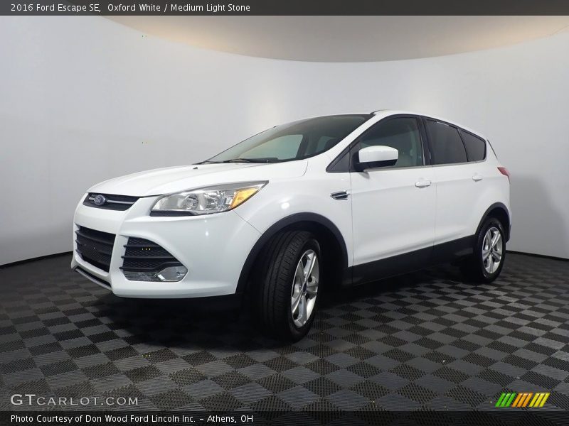 Oxford White / Medium Light Stone 2016 Ford Escape SE