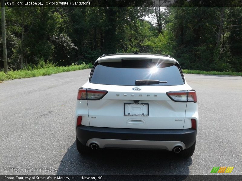 Oxford White / Sandstone 2020 Ford Escape SE