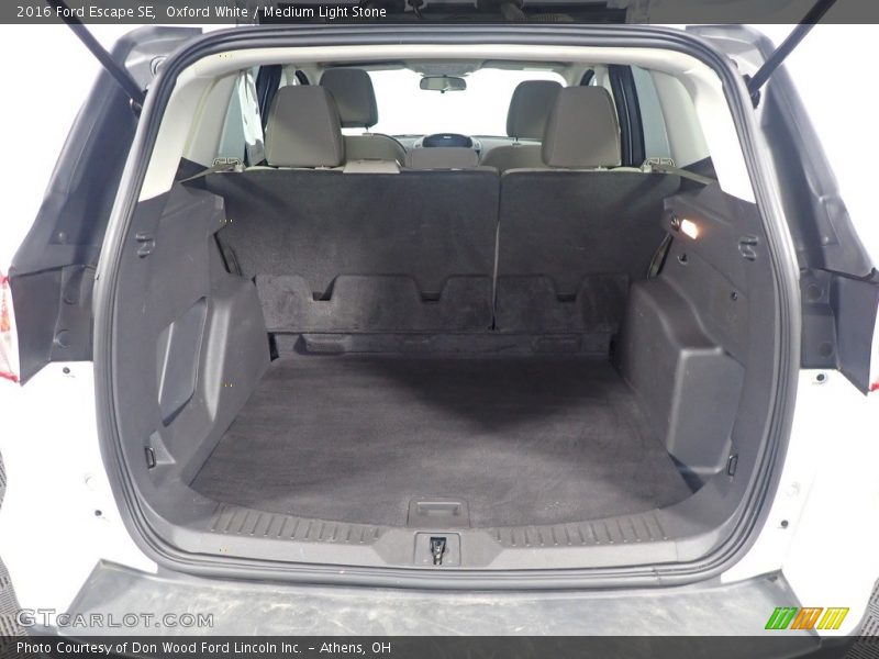 Oxford White / Medium Light Stone 2016 Ford Escape SE