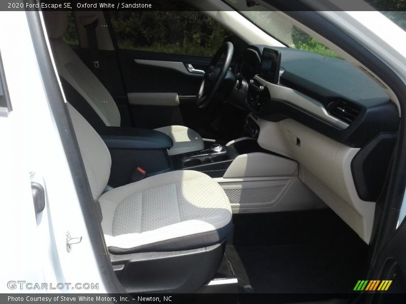 Oxford White / Sandstone 2020 Ford Escape SE