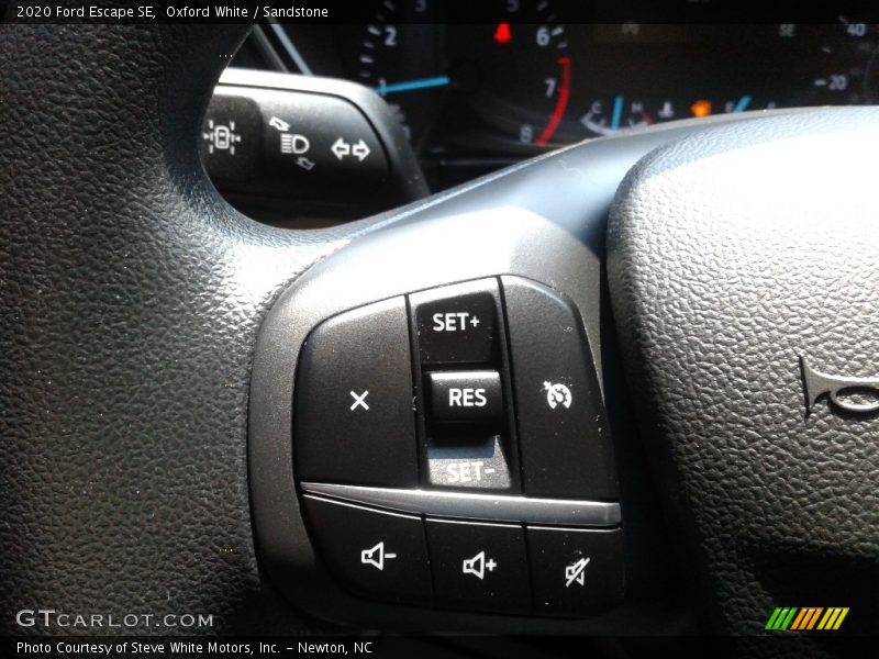 Oxford White / Sandstone 2020 Ford Escape SE